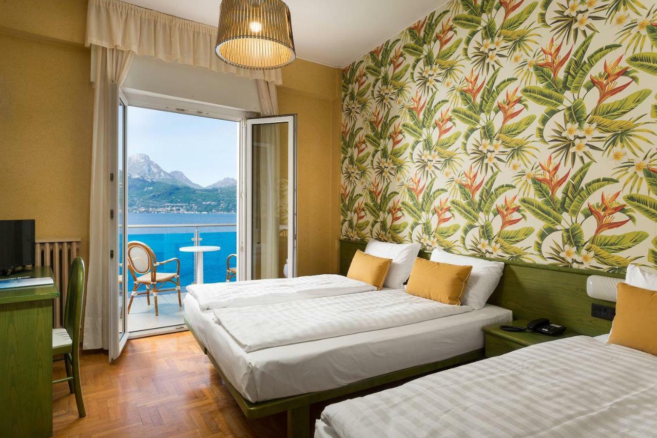 Double or Twin Room Balcony Lake View