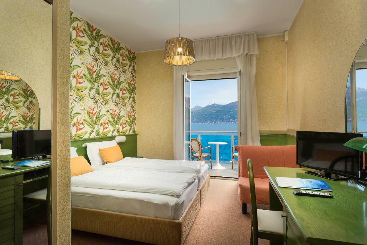 Double or Twin Room Balcony Lake View
