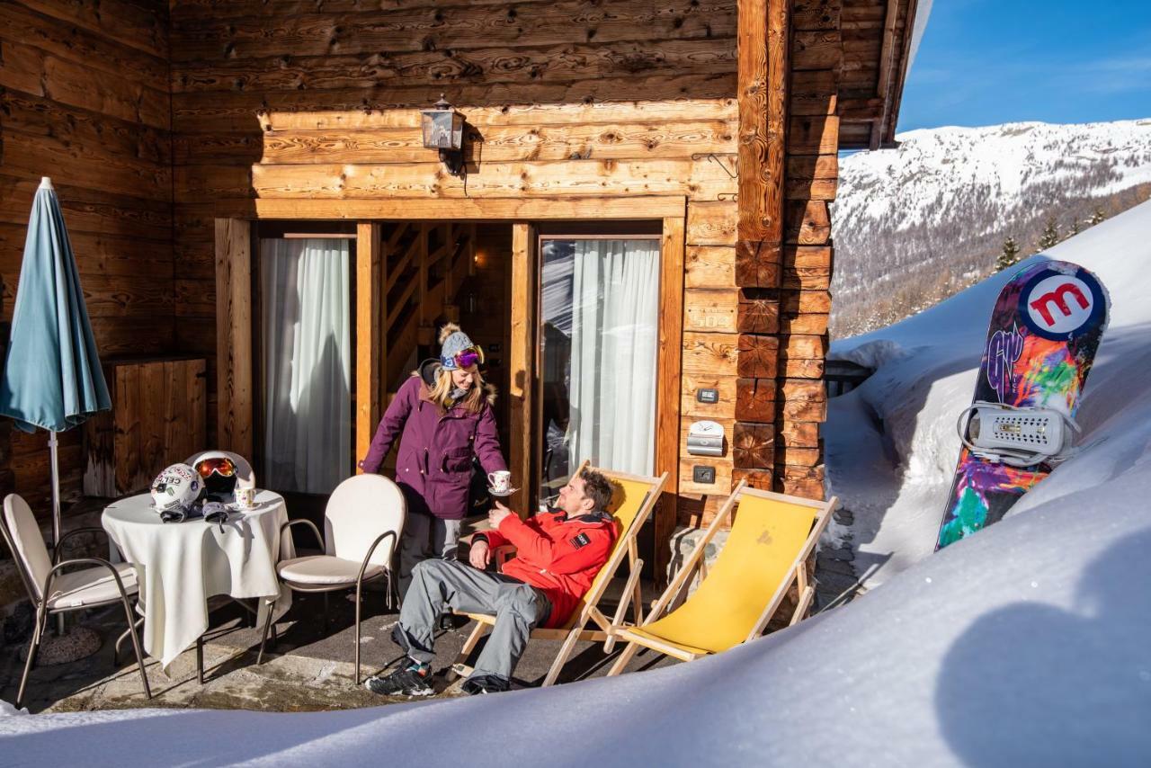 Romantic Chalet,790627047:JPEG