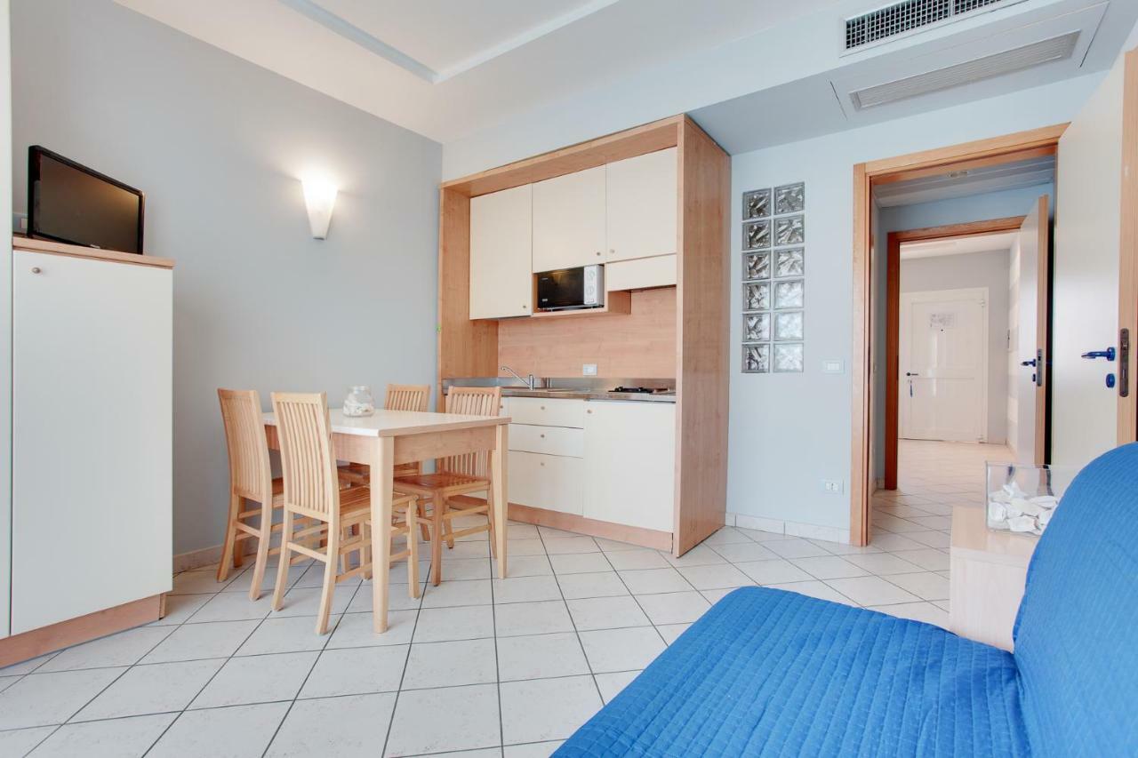 One-Bedroom Apartment,790803453:JPEG