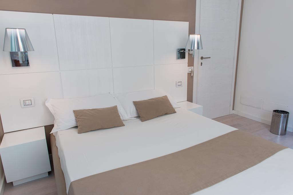 Double Room,664896840:JPEG