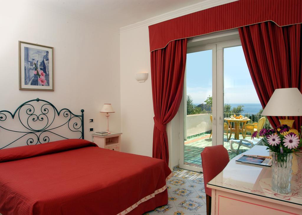 Quarto Deluxe com Cama de Casal ou 2 de Solteiro