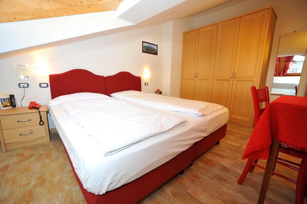 Two-Bedroom Apartment,253572713:JPEG