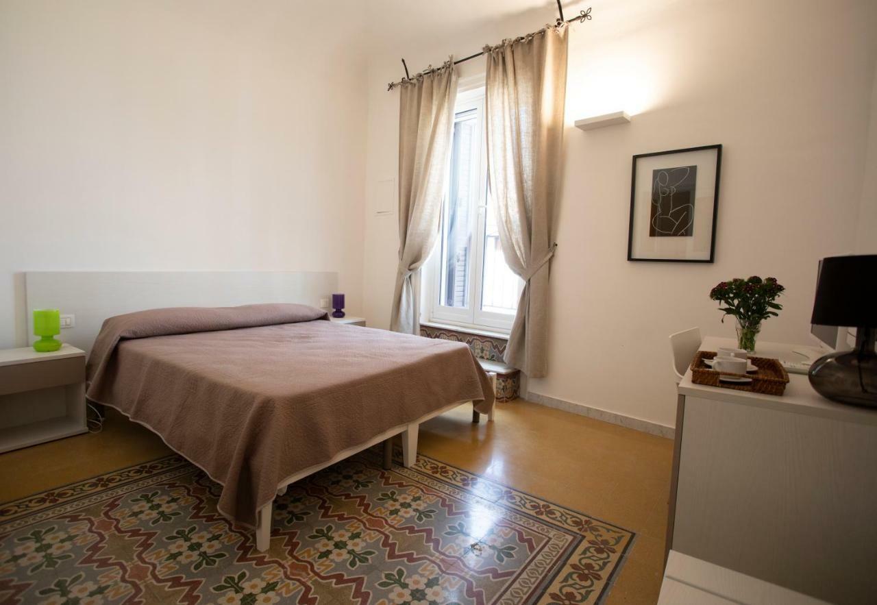 Large Double or Twin Room,803873706:JPEG