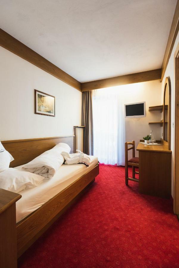 Single Room Balcony,804933165:JPEG
