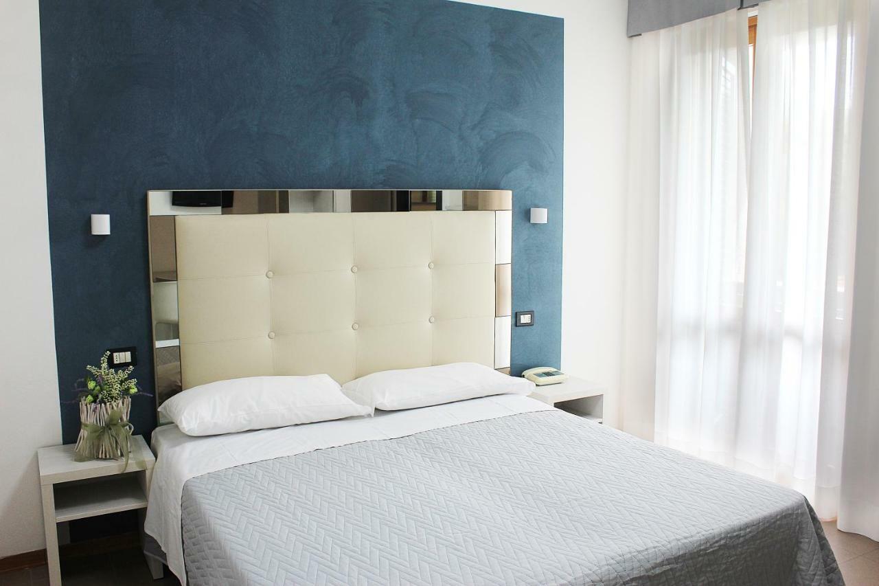 Classic Double or Twin Room with Balcony,1526193079:JPEG