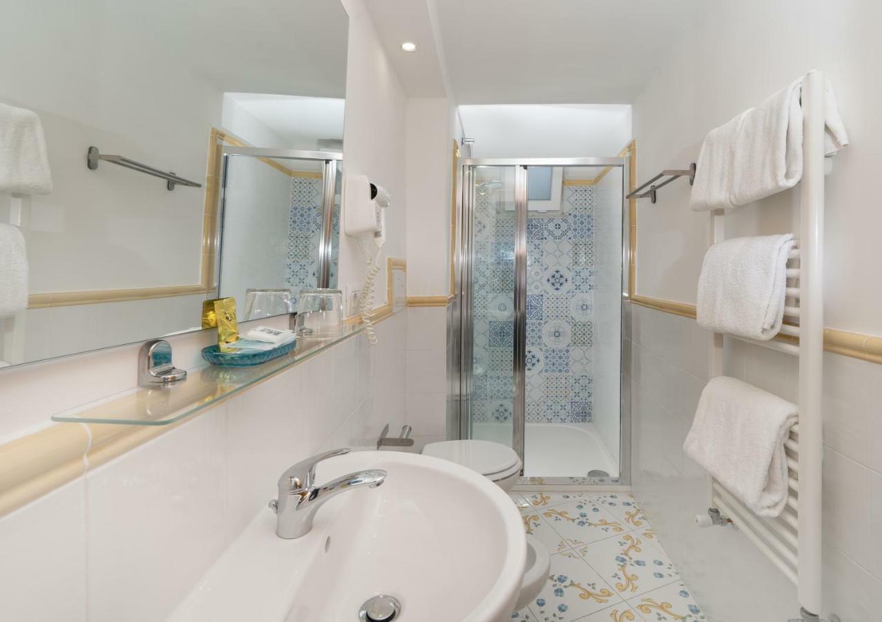 Triple Room with Sea View,1705562939:JPEG