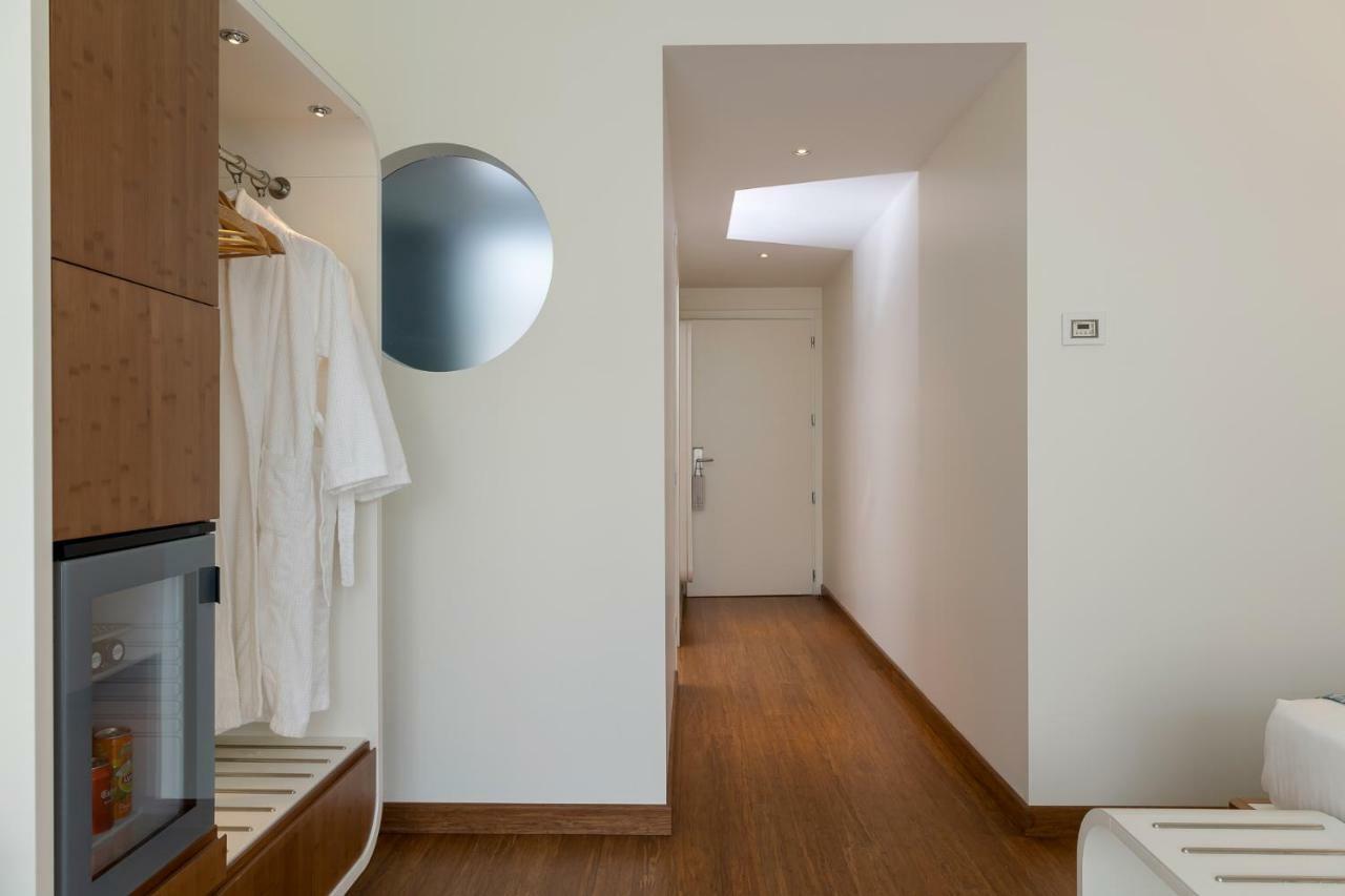 Chambre Double Supérieure - Vue Partielle sur Mer