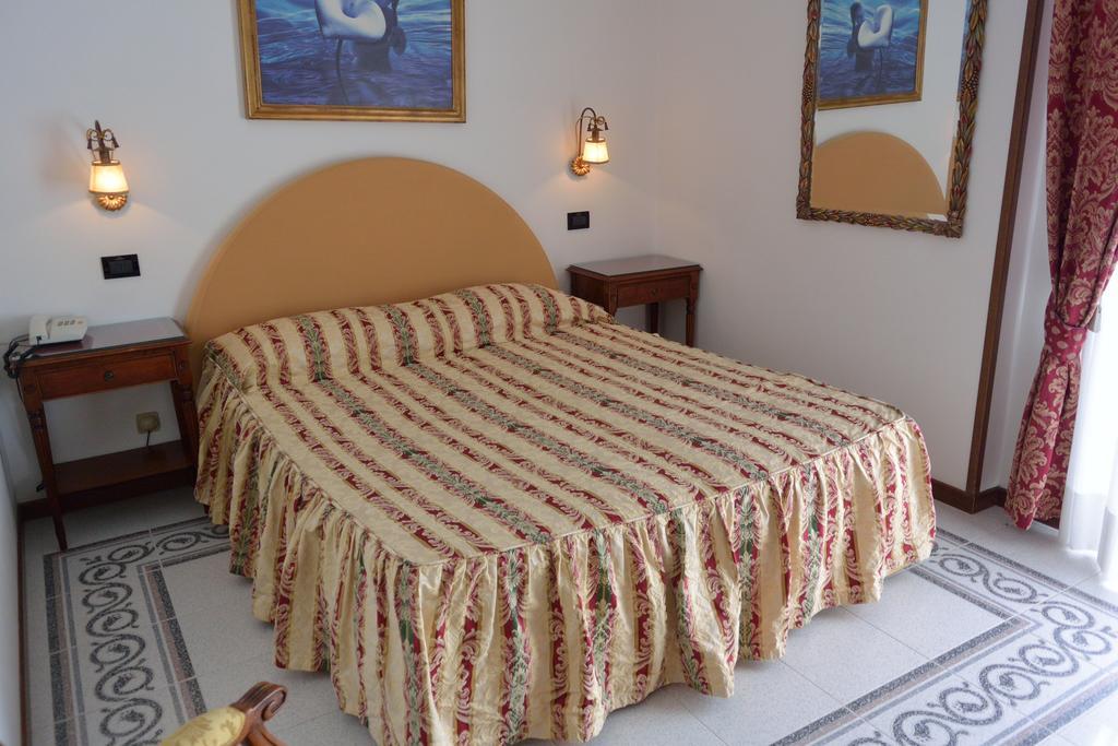 Standard Double or Twin Room Terrace,81201291:JPEG