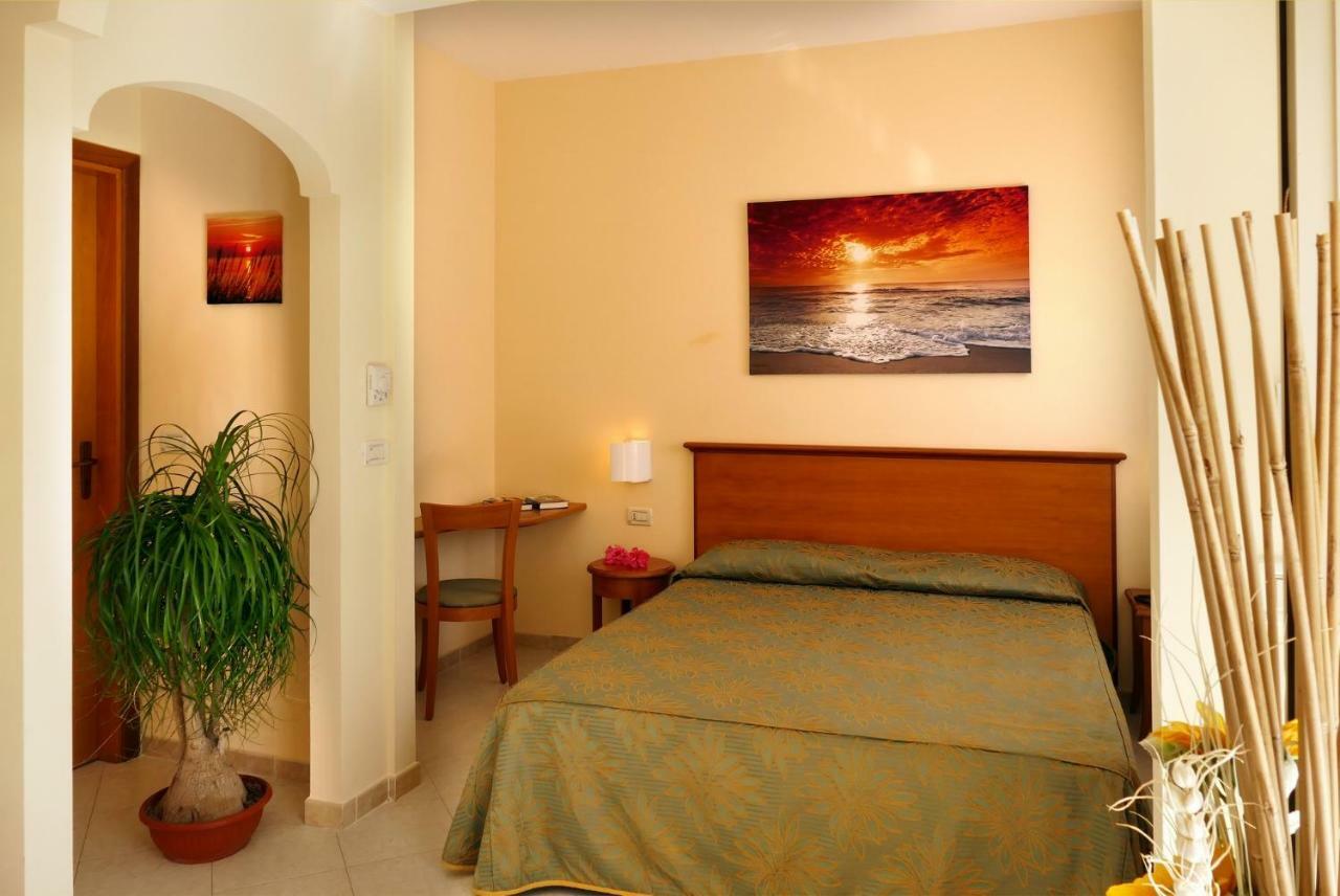 Camera Familiare con Vista Mare