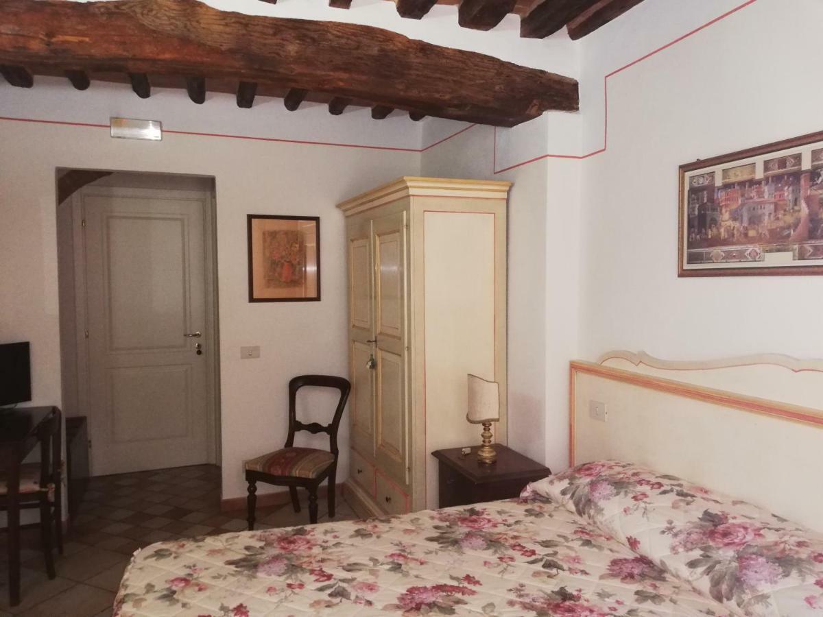 Quarto com Cama de Casal ou 2 de Solteiro