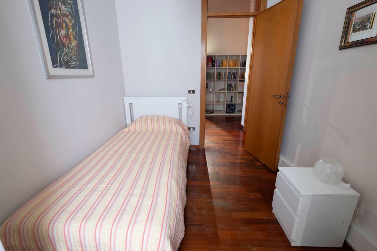 Standard Single Room,813875231:JPEG