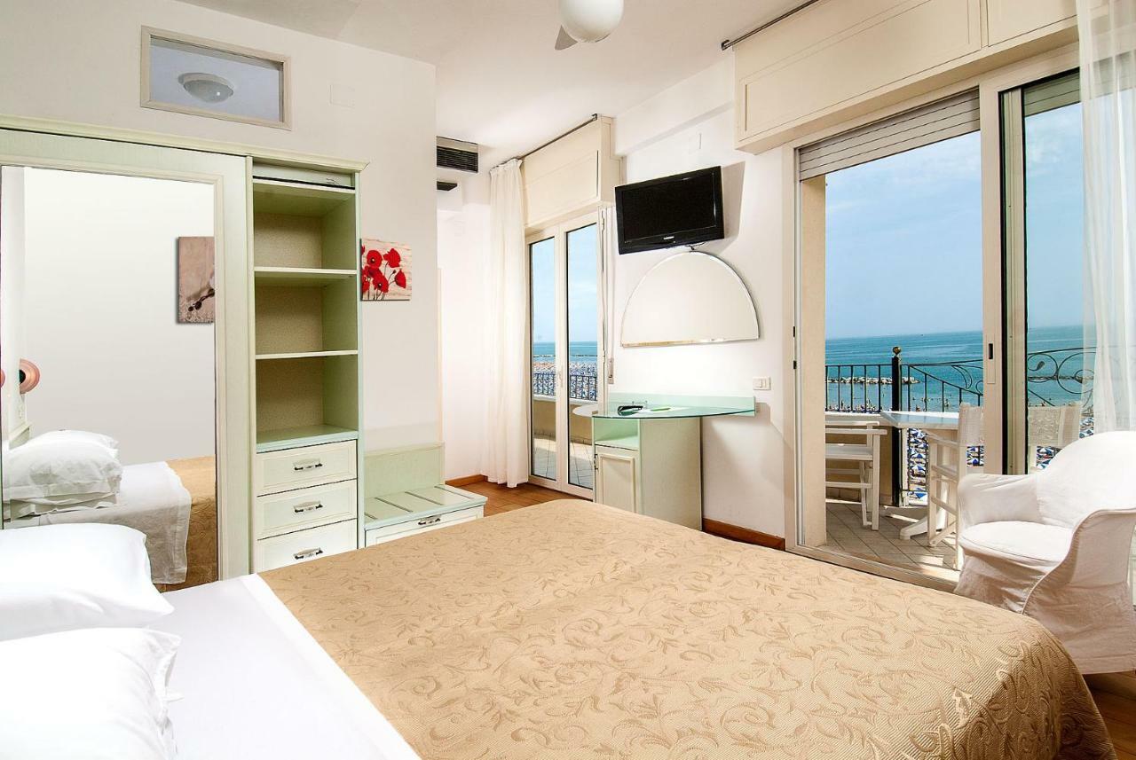 Deluxe Double or Twin Room Sea View,1063137391:JPEG