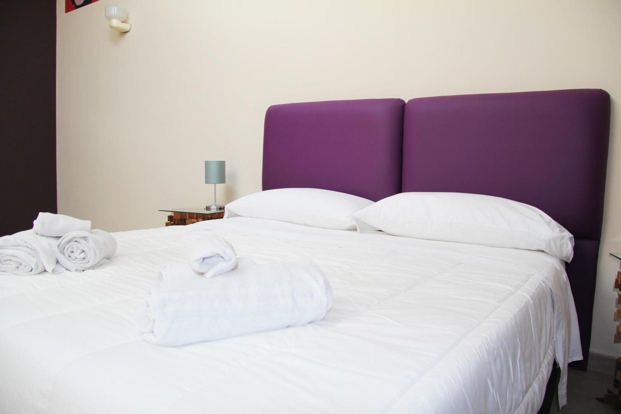 Double Room with Private Bathroom,863399201:JPEG