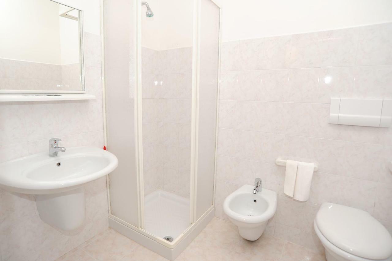 Double Room,815367134:JPEG