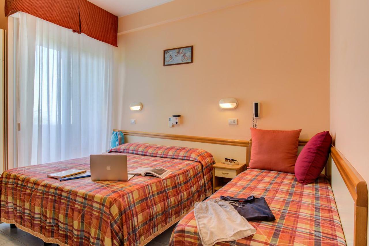 Dreibettzimmer mit Balkon