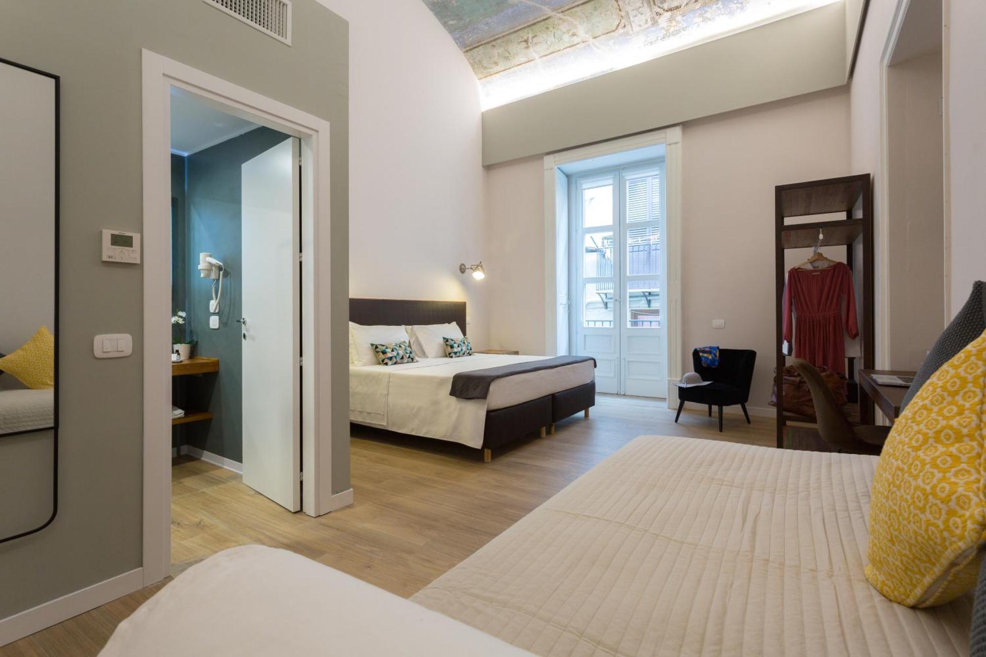 Family Room with Balcony,1515693379:JPEG