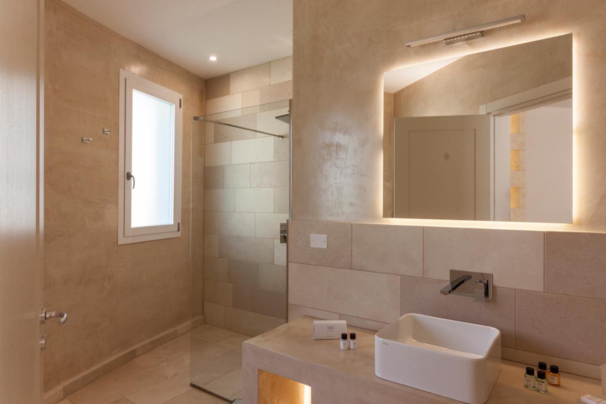 Junior Suite with Patio,823433783:JPEG