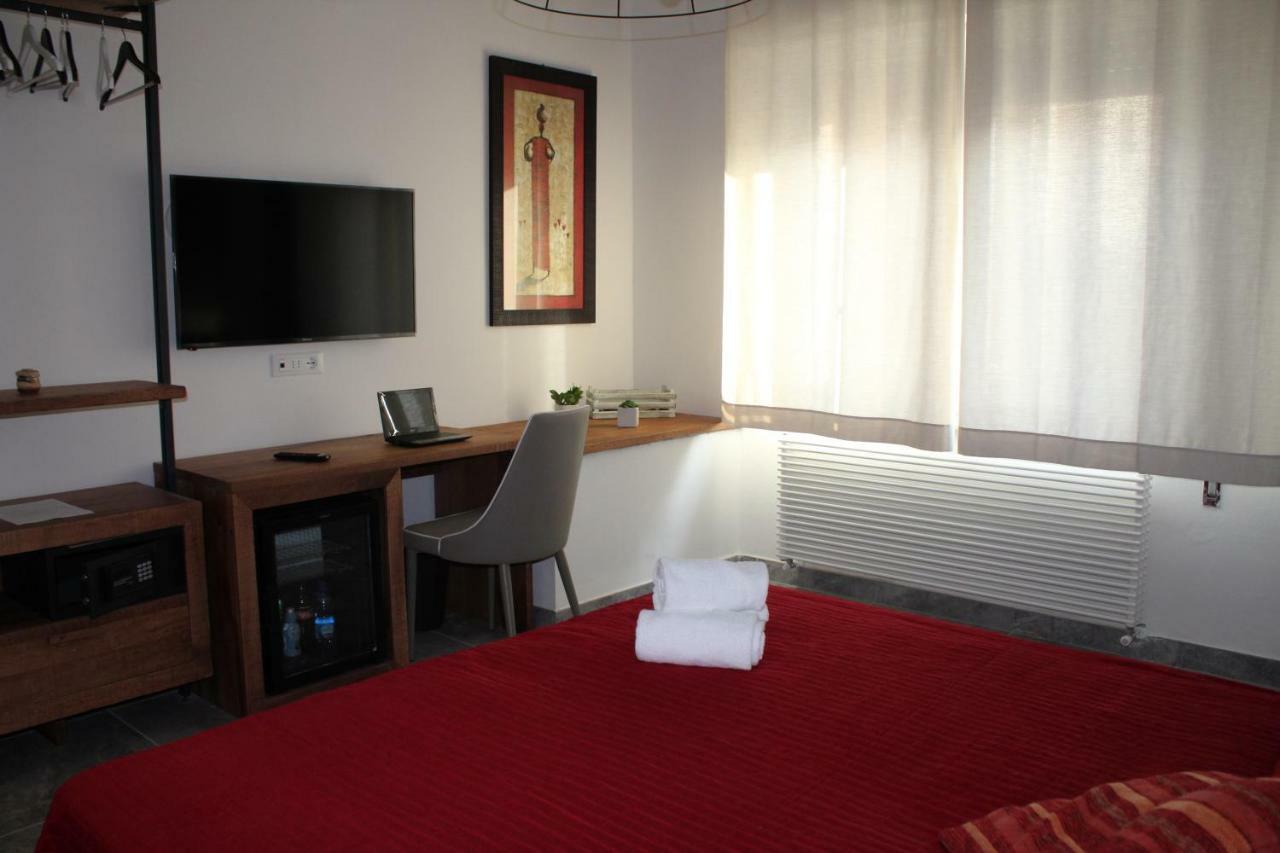 Large Double or Twin Room,824134181:JPEG