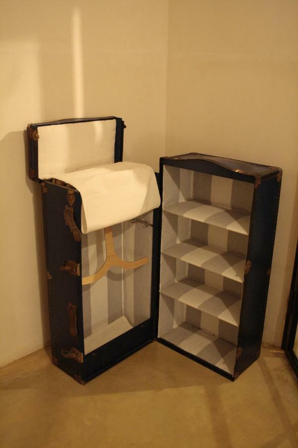 Camera Tripla