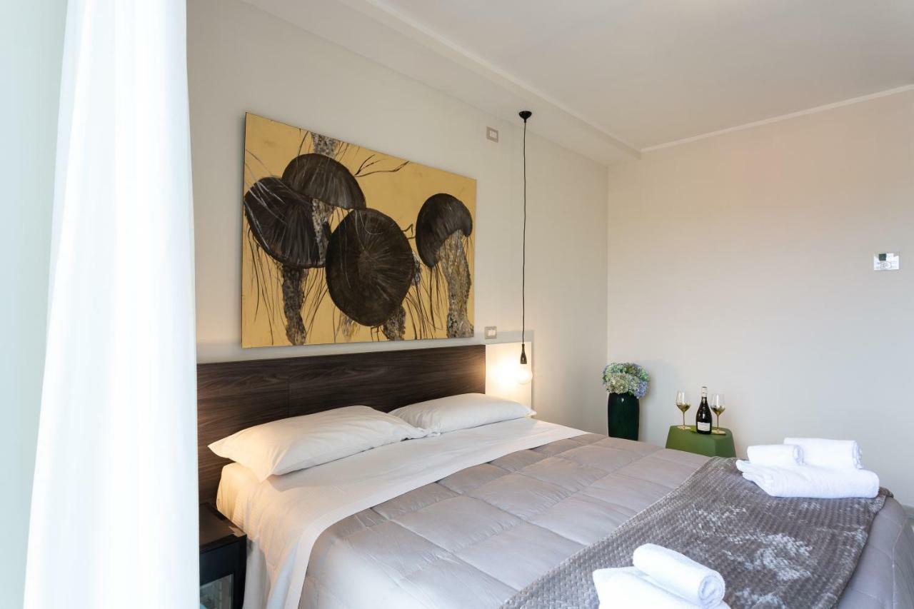 Single Room,830993462:JPEG