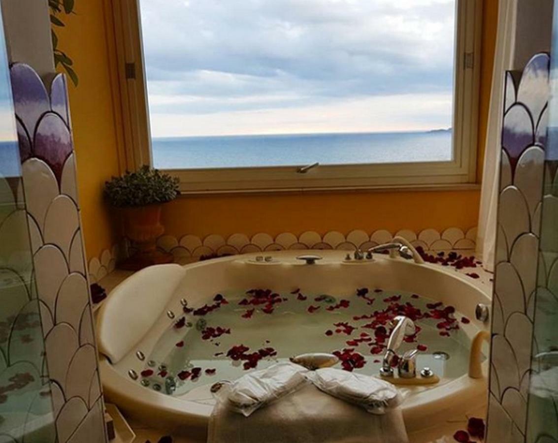 Chambre Lit Queen-Size avec Baignoire Spa