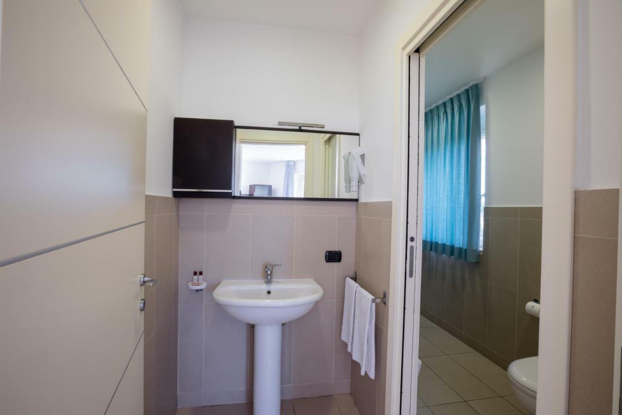 Studio (2 Adults)