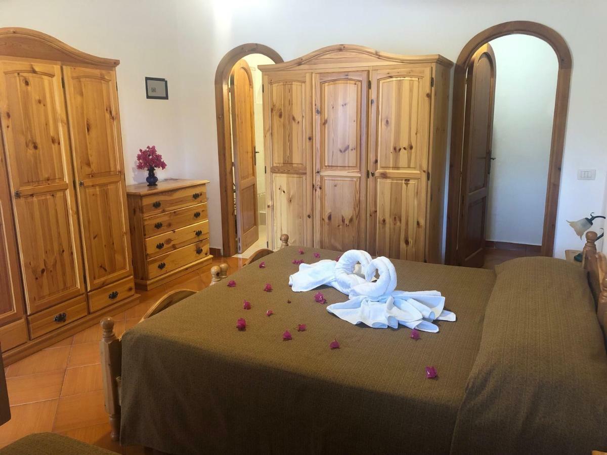 Triple Room Bathroom,831076790:JPEG