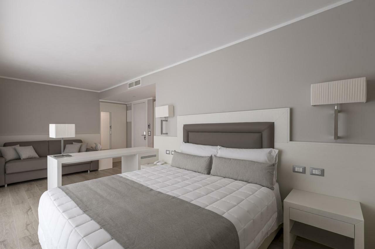 Junior Suite,831134828:JPEG