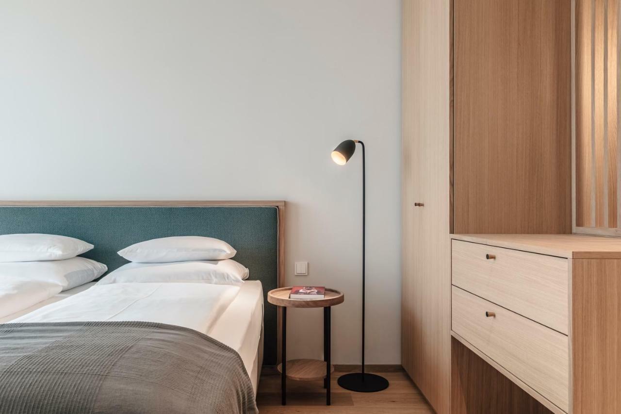 Superior Apartment,831397301:JPEG