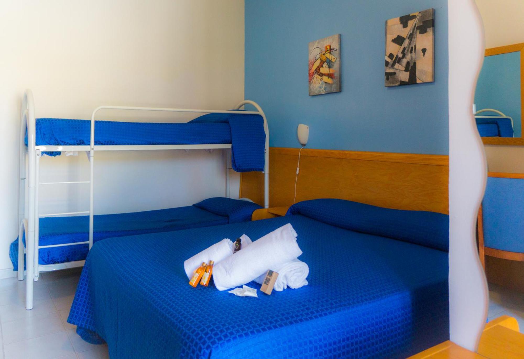 Quadruple Room,645649929:JPEG