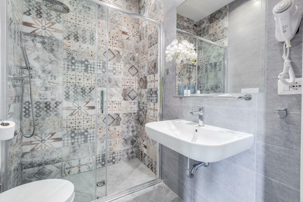 Apartament typu Junior Suite z wanną z hydromasażem