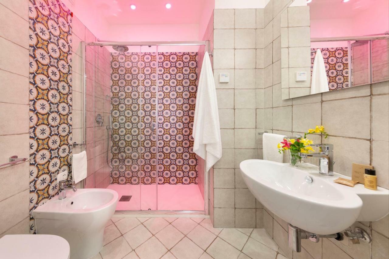 Double or Twin Room Private Bathroom