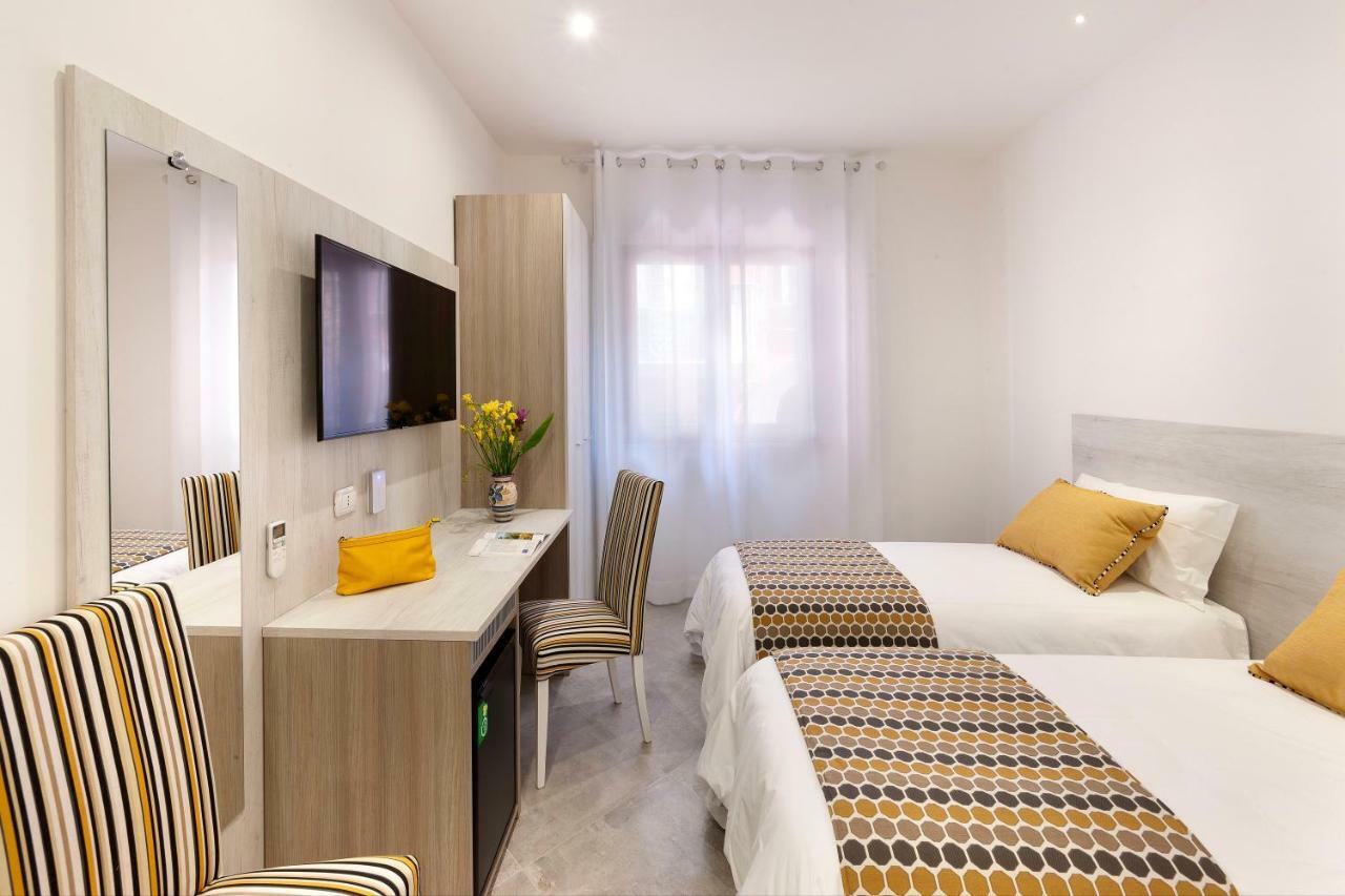 Double or Twin Room Private Bathroom