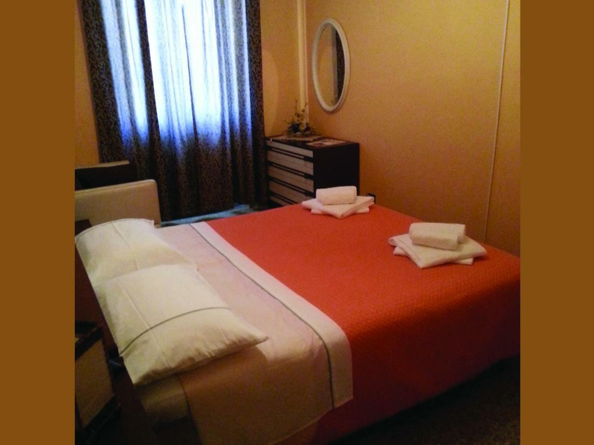 Camera Matrimoniale con Letto Supplementare