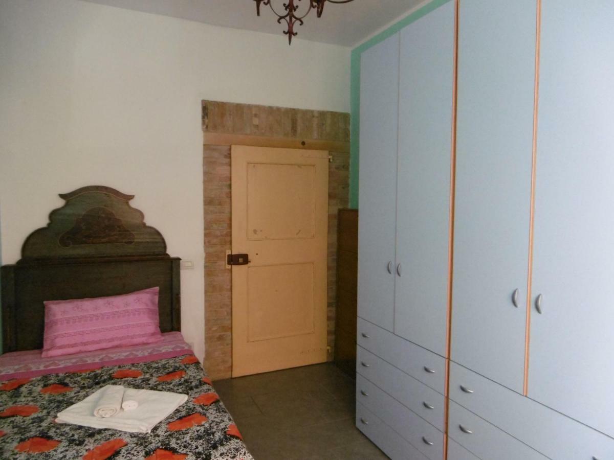 Single Room Private External Bathroom