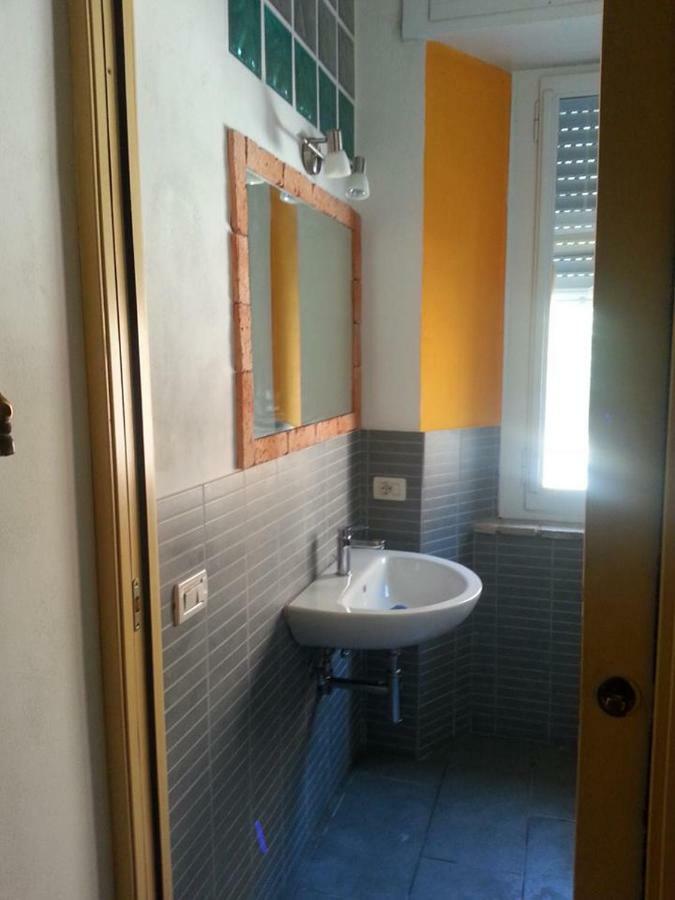 Single Room Private External Bathroom