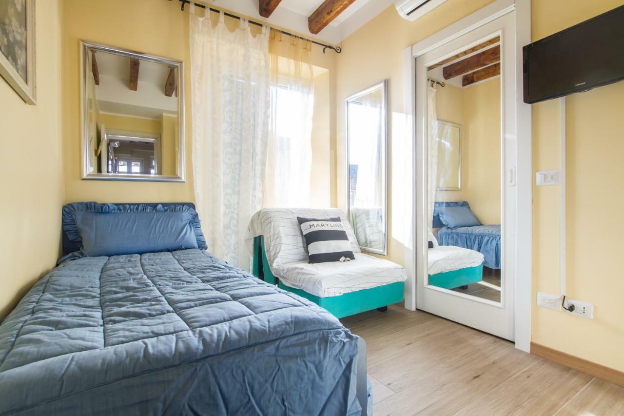 Quarto Individual com Casa de Banho Privativa