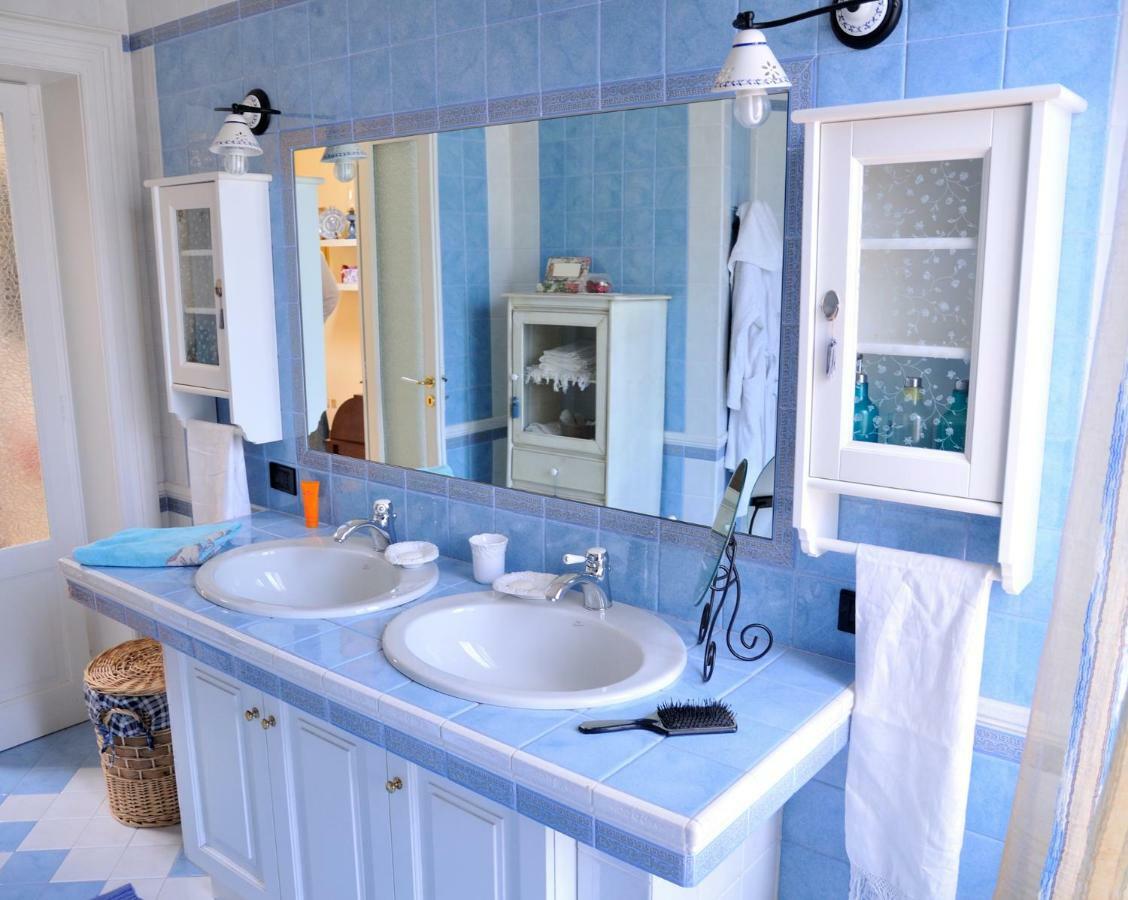Deluxe Double Room with Balcony and Sea View