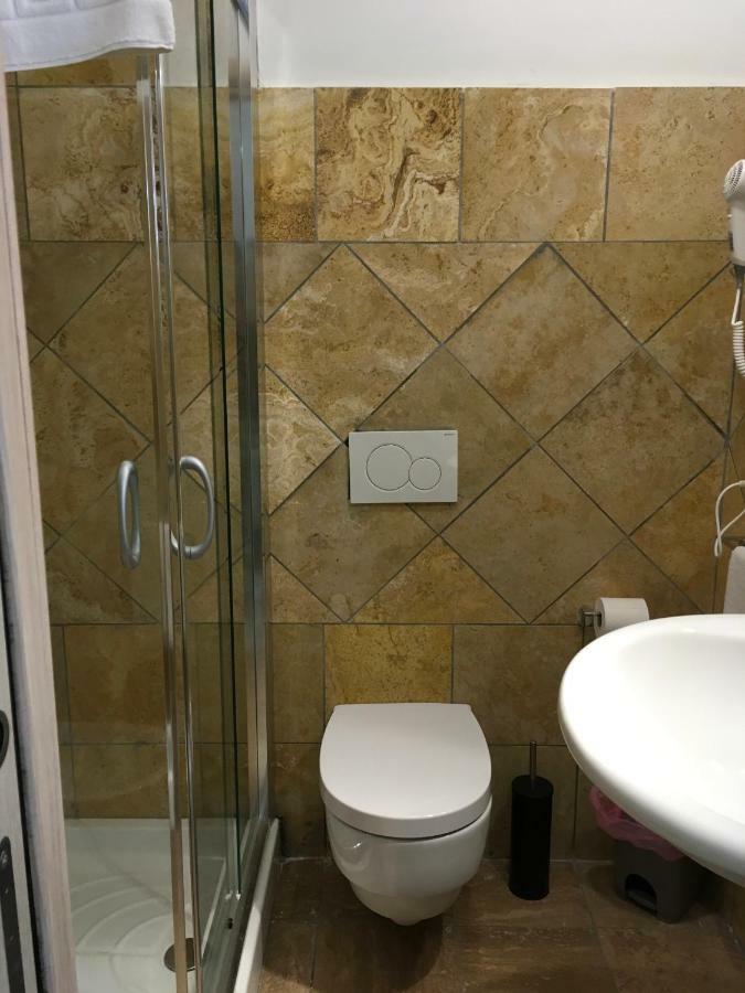 Standard Single Room,912191527:JPEG