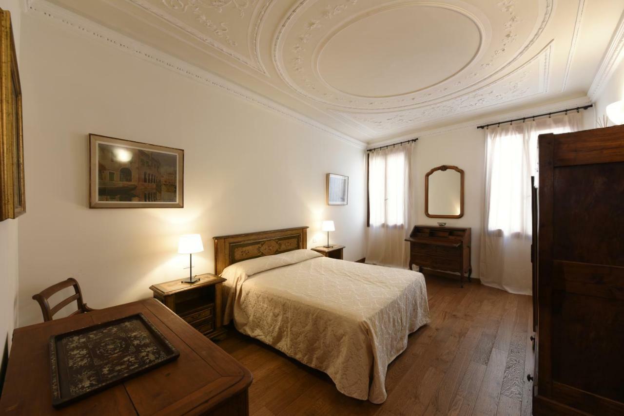 Deluxe Suite,854892182:JPEG