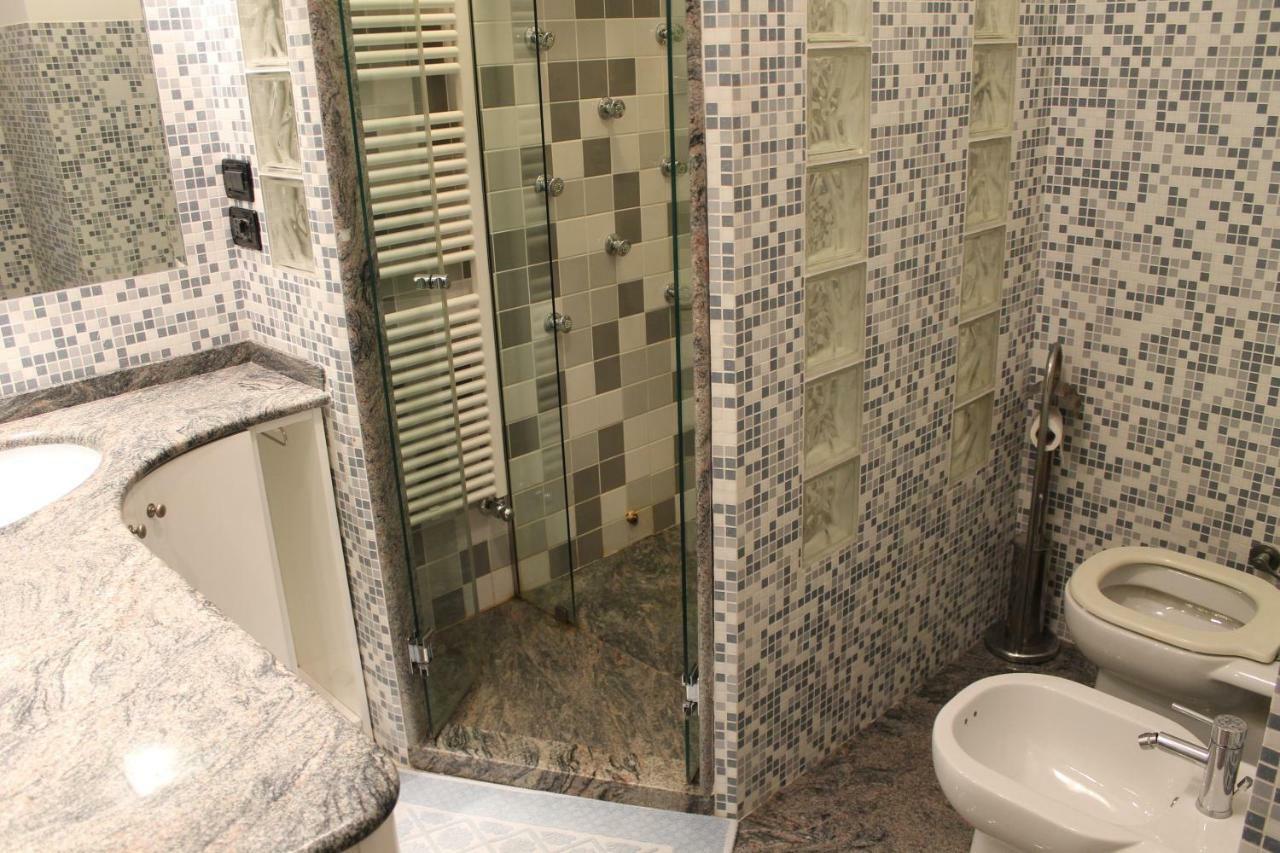Double Room Private External Bathroom