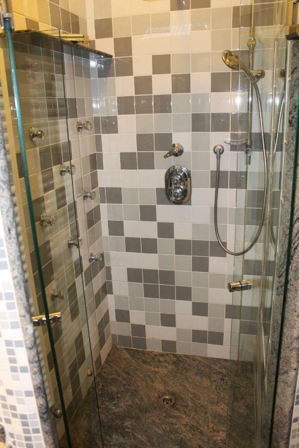 Double Room Private External Bathroom