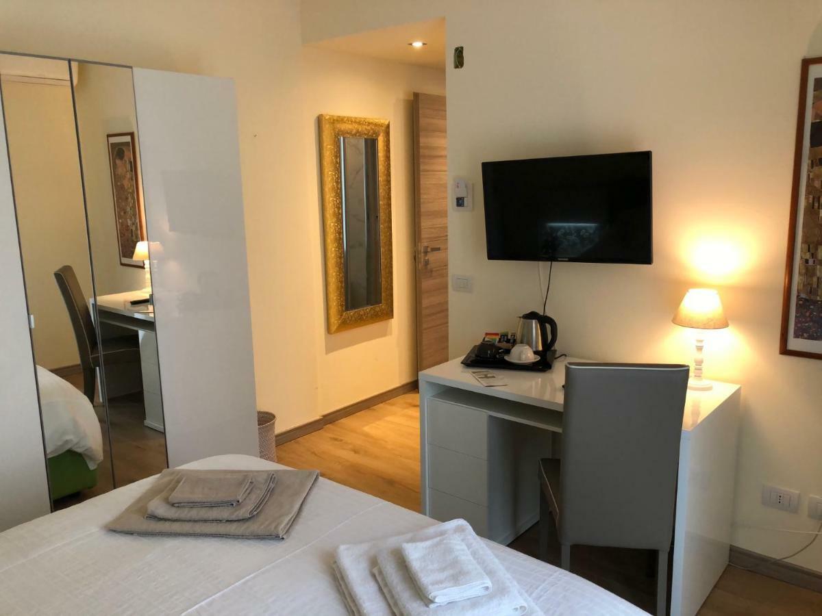 Double Room Private Bathroom