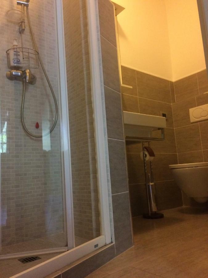 Doppel-/Zweibettzimmer mit eigenem Bad