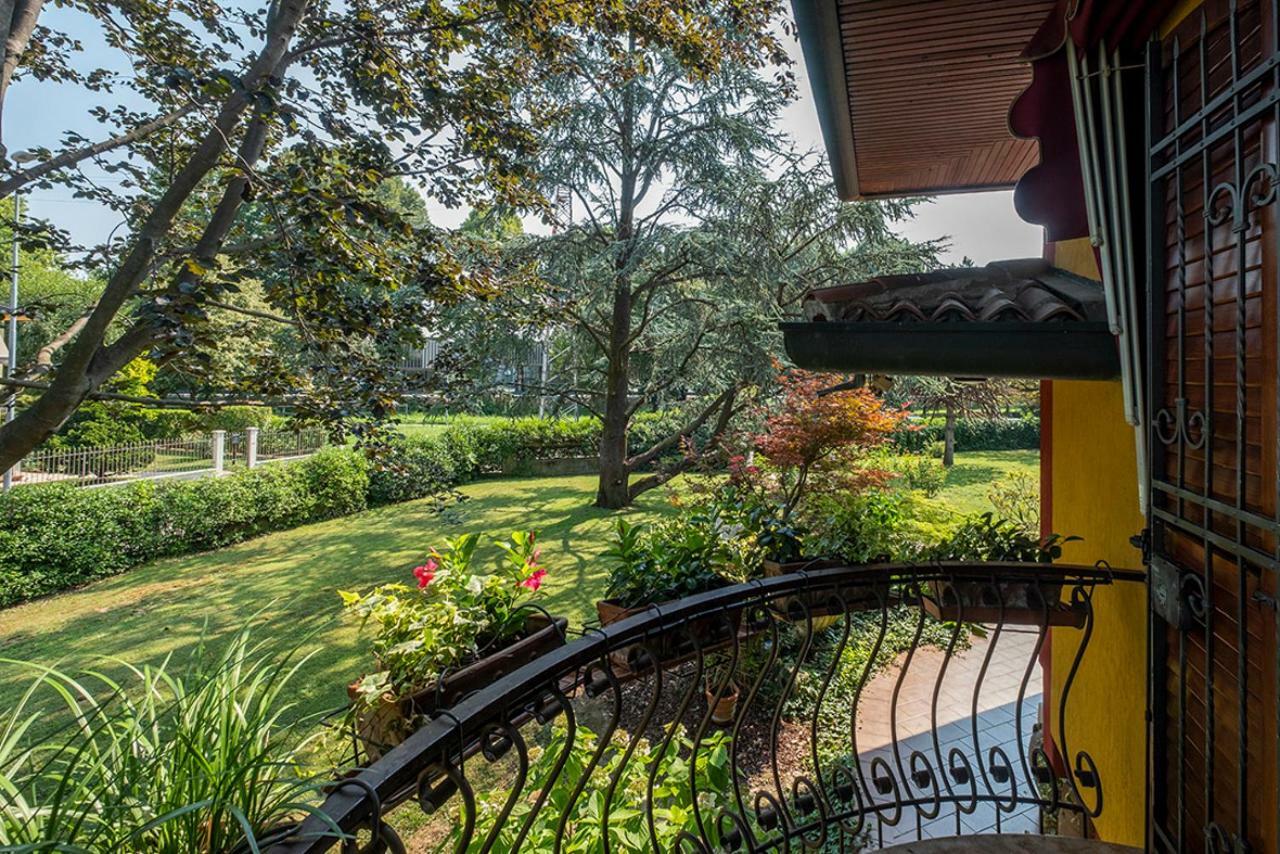 Deluxe Double Room with Balcony,861206591:JPEG