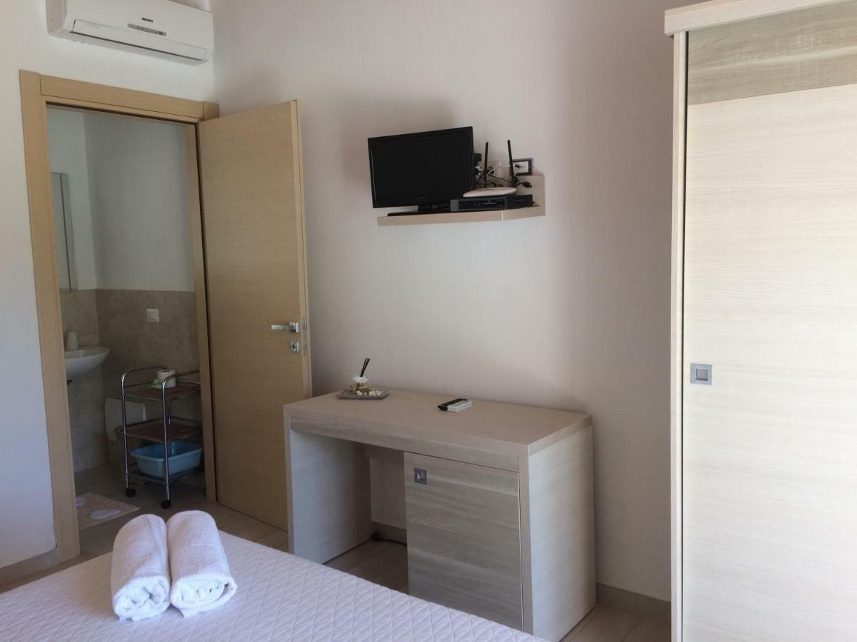 Deluxe Double Room,861896762:JPEG