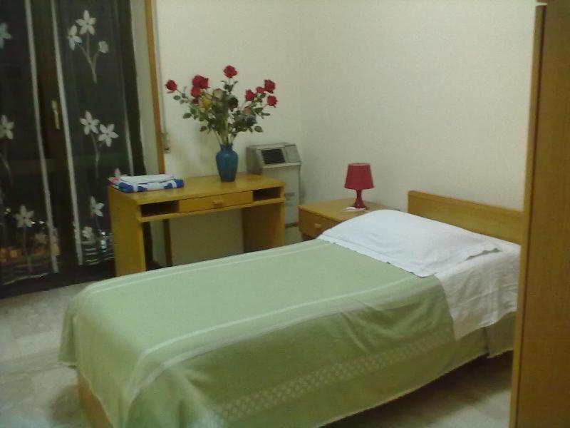 Camera Singola con Bagno in Comune