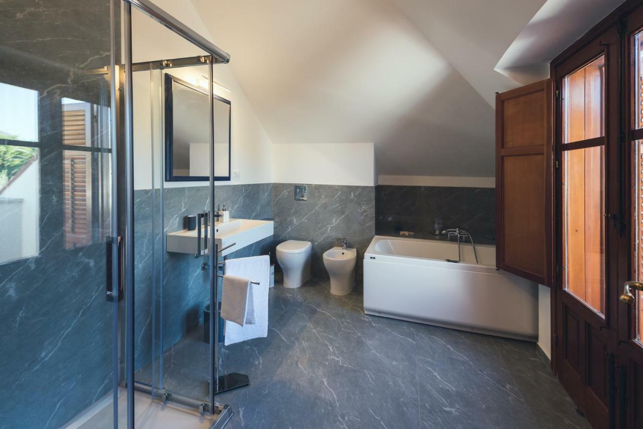 King Room with Spa Bath
