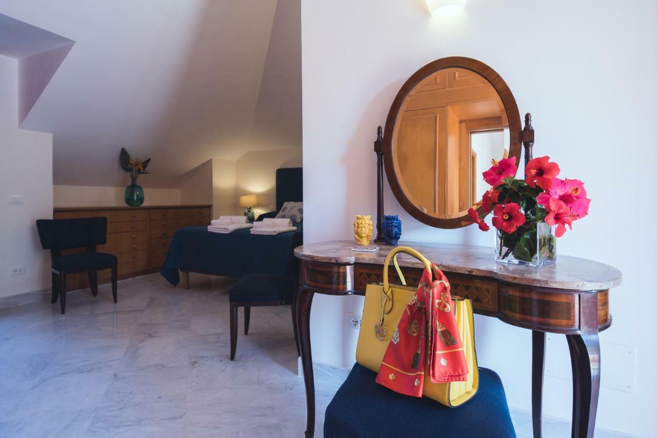 Deluxe Suite with Spa Bath